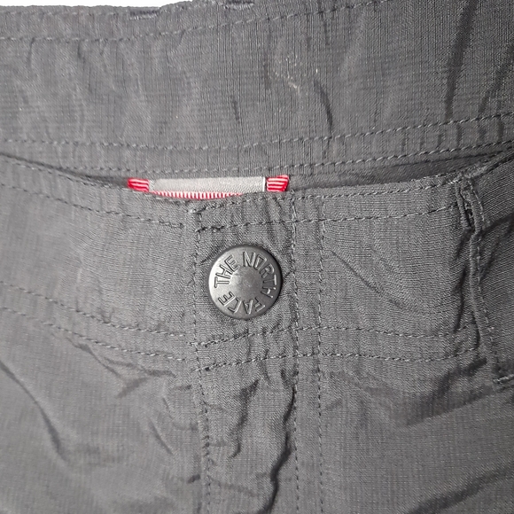 ● The North Face | Horizon Eva Cargo Shorts - Picture 3 of 15